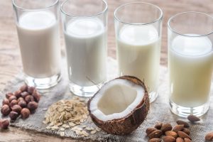 Растительное молоко: польза для здоровья и инструкция по применению
