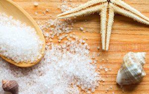 Морская соль для здоровья ног: полезные свойства и противопоказания